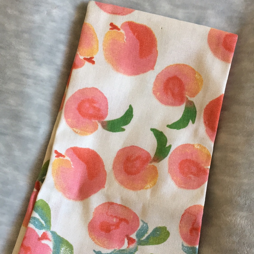 Peaches Farmhouse Kitchen Towel Cotton NWOT 28”X 17” hobby lobby